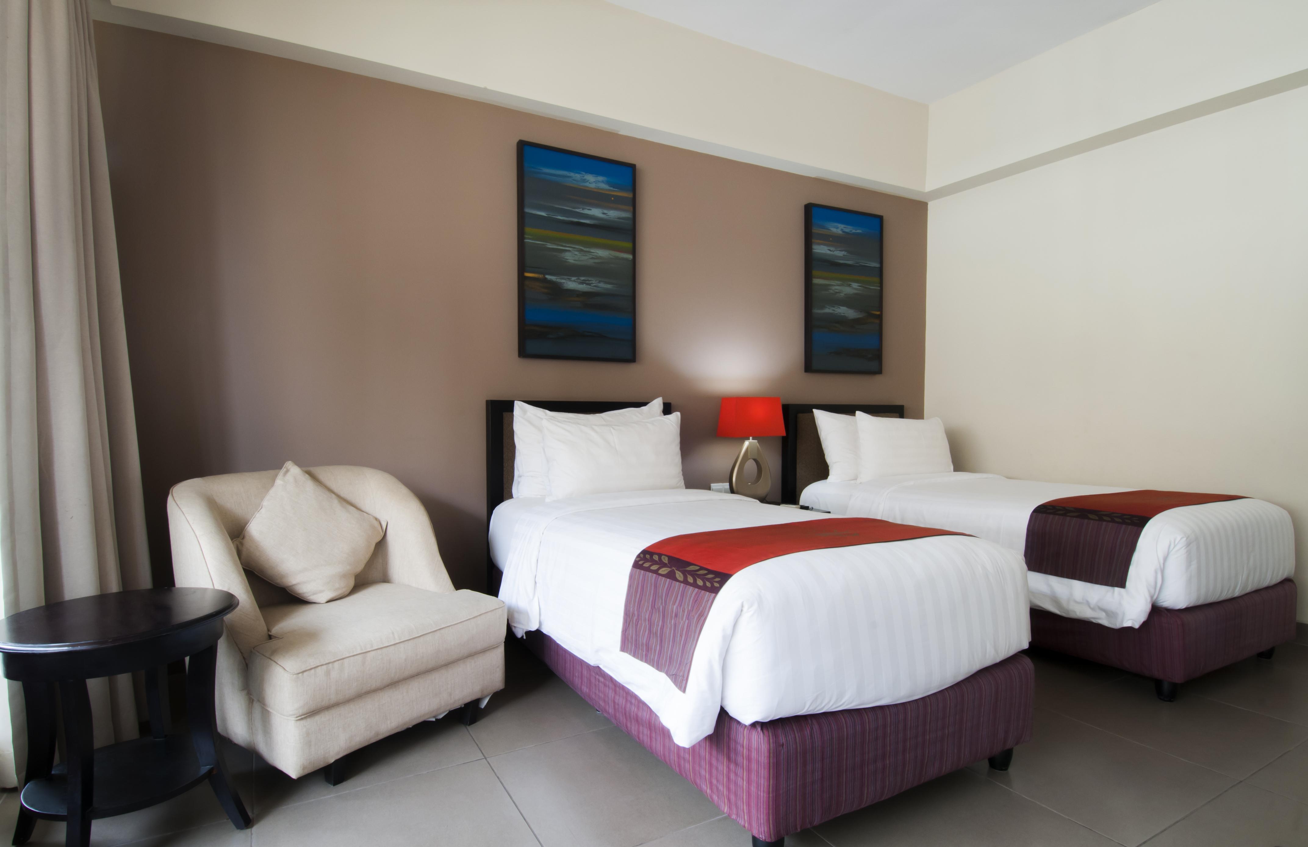 100 Sunset Kuta Hotel & Ballroom Exterior photo