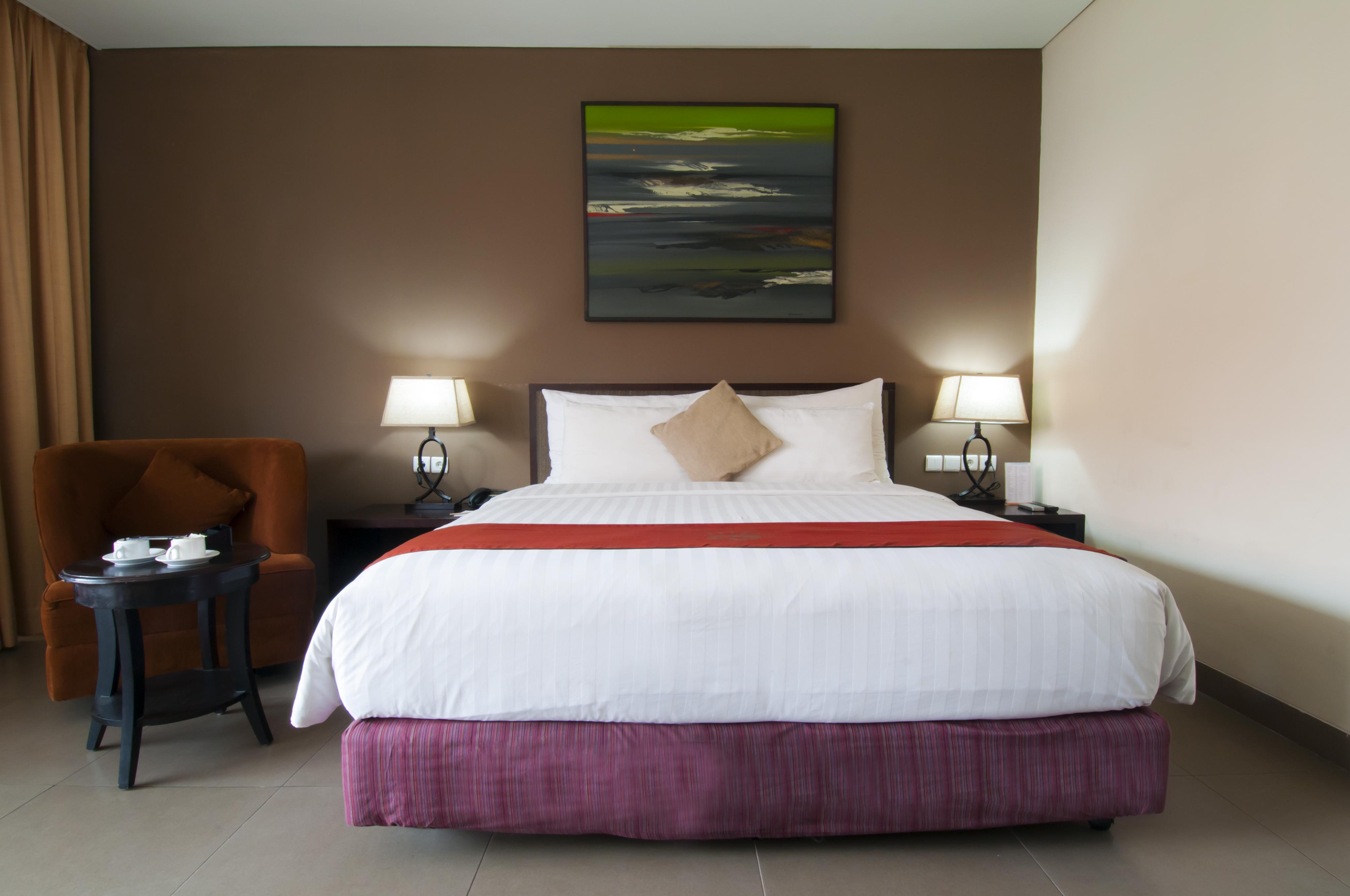 100 Sunset Kuta Hotel & Ballroom Exterior photo