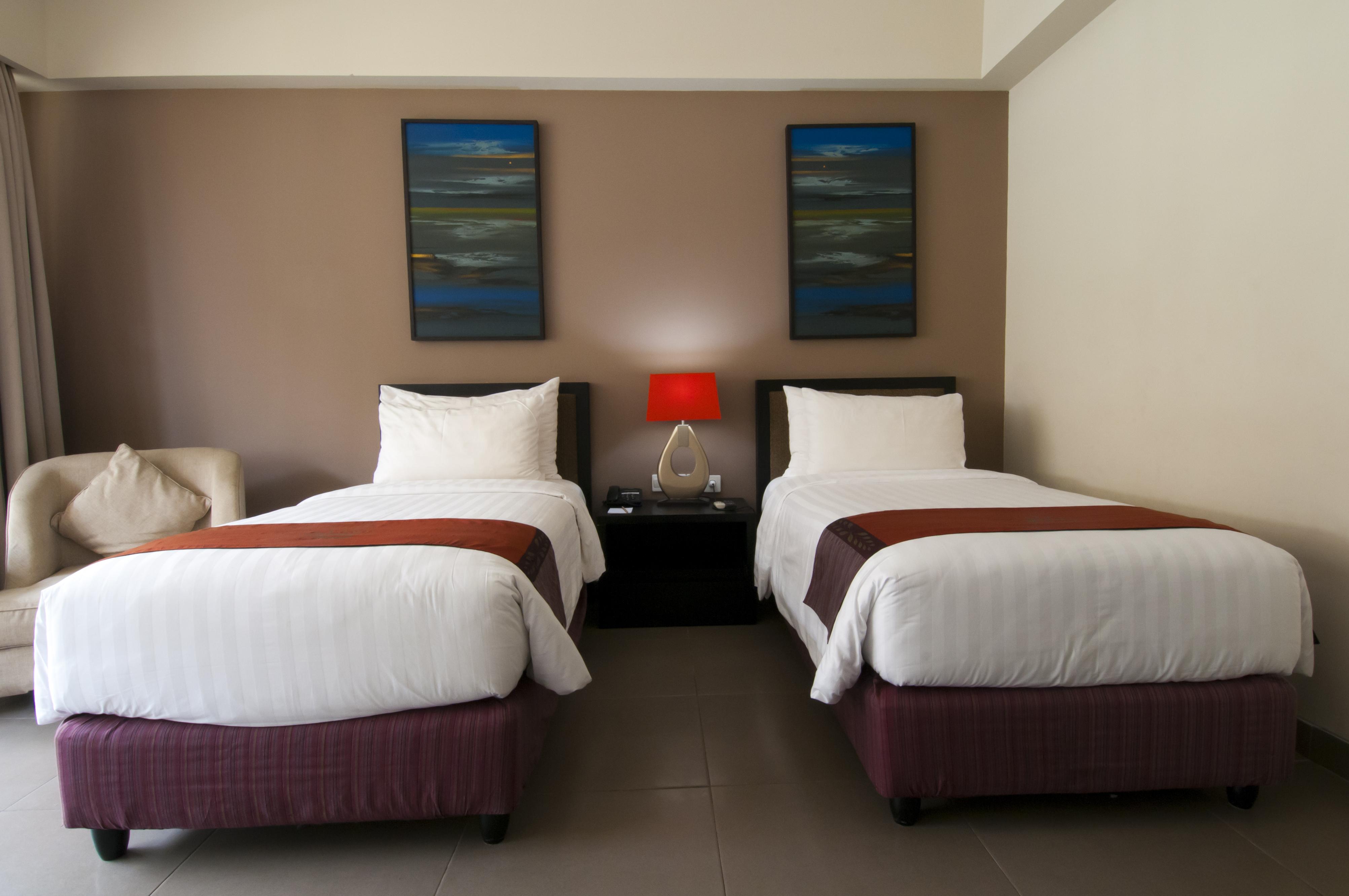 100 Sunset Kuta Hotel & Ballroom Exterior photo