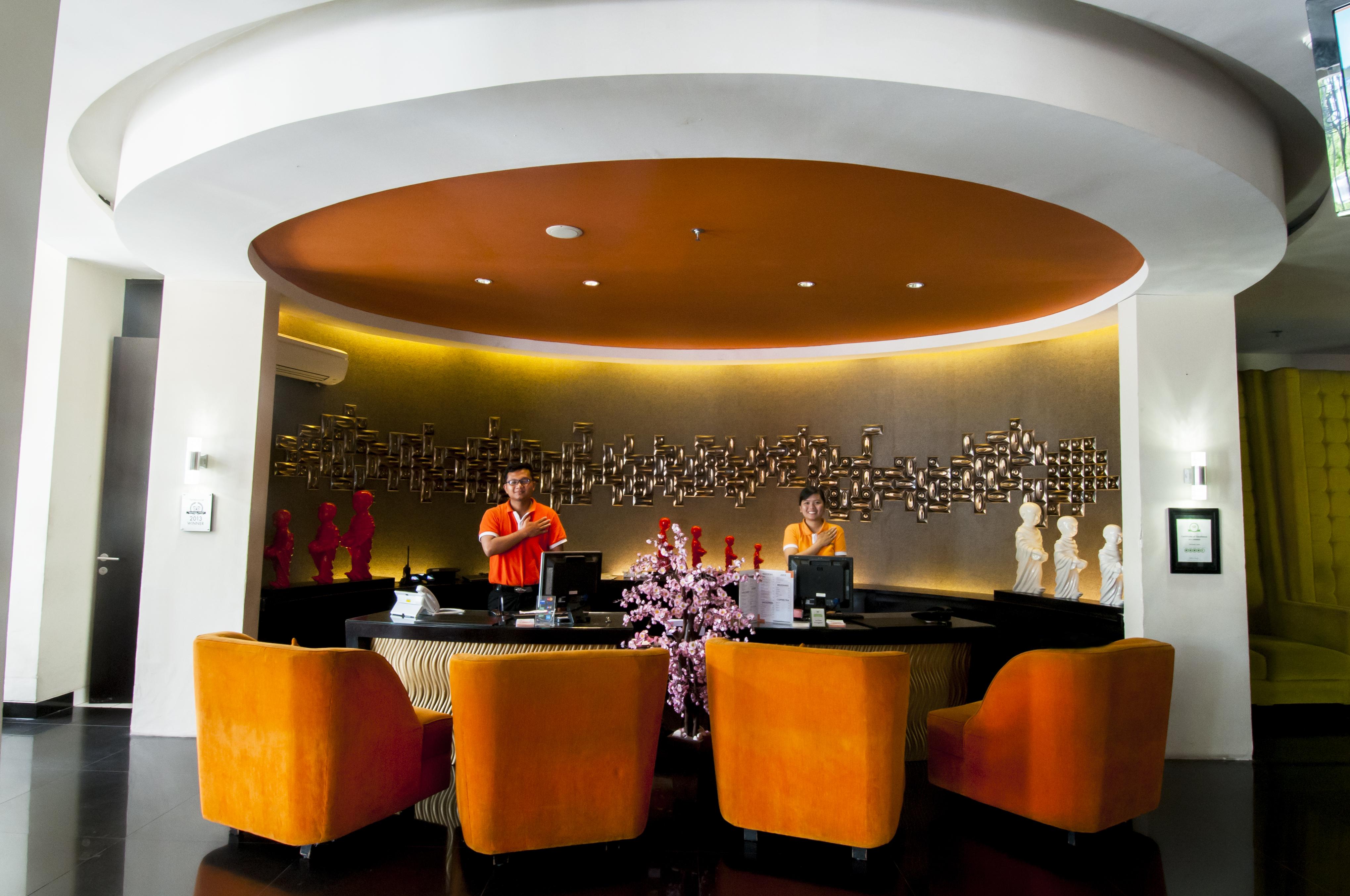 100 Sunset Kuta Hotel & Ballroom Exterior photo