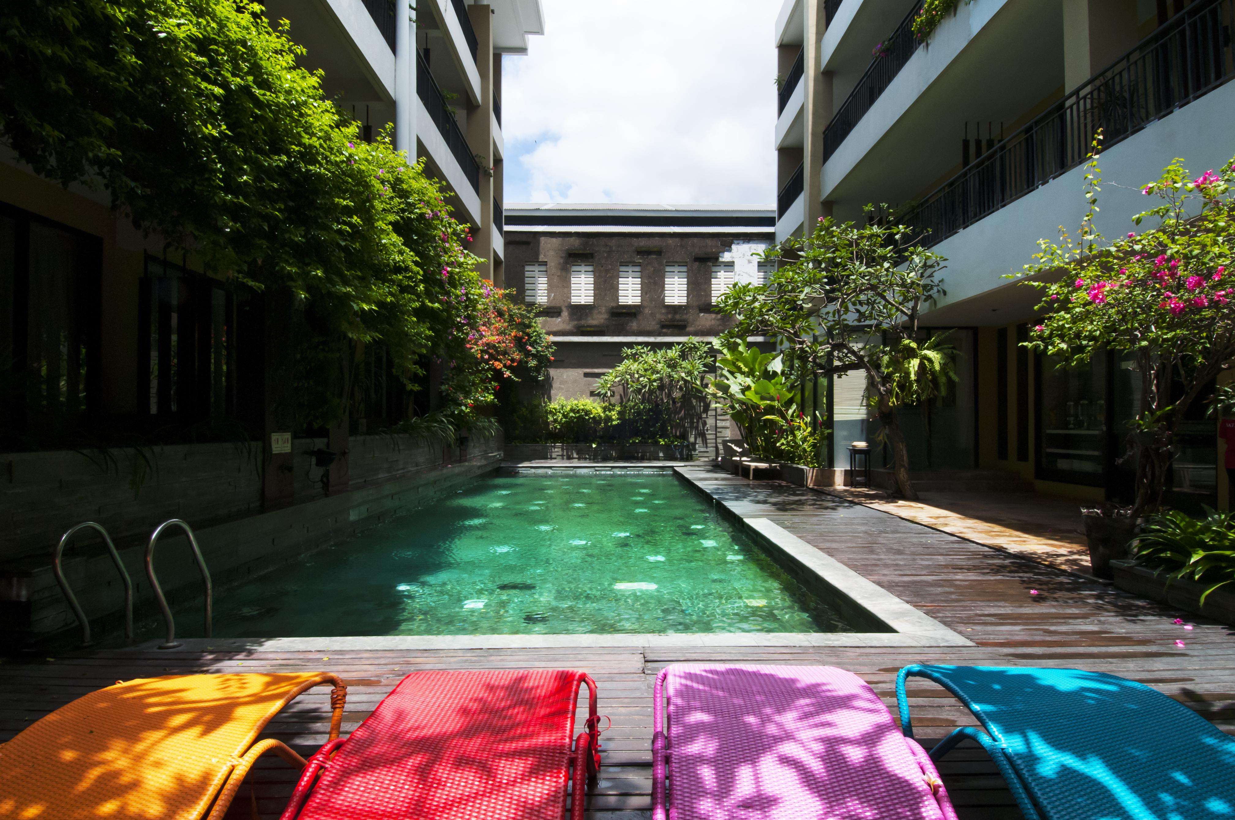 100 Sunset Kuta Hotel & Ballroom Exterior photo