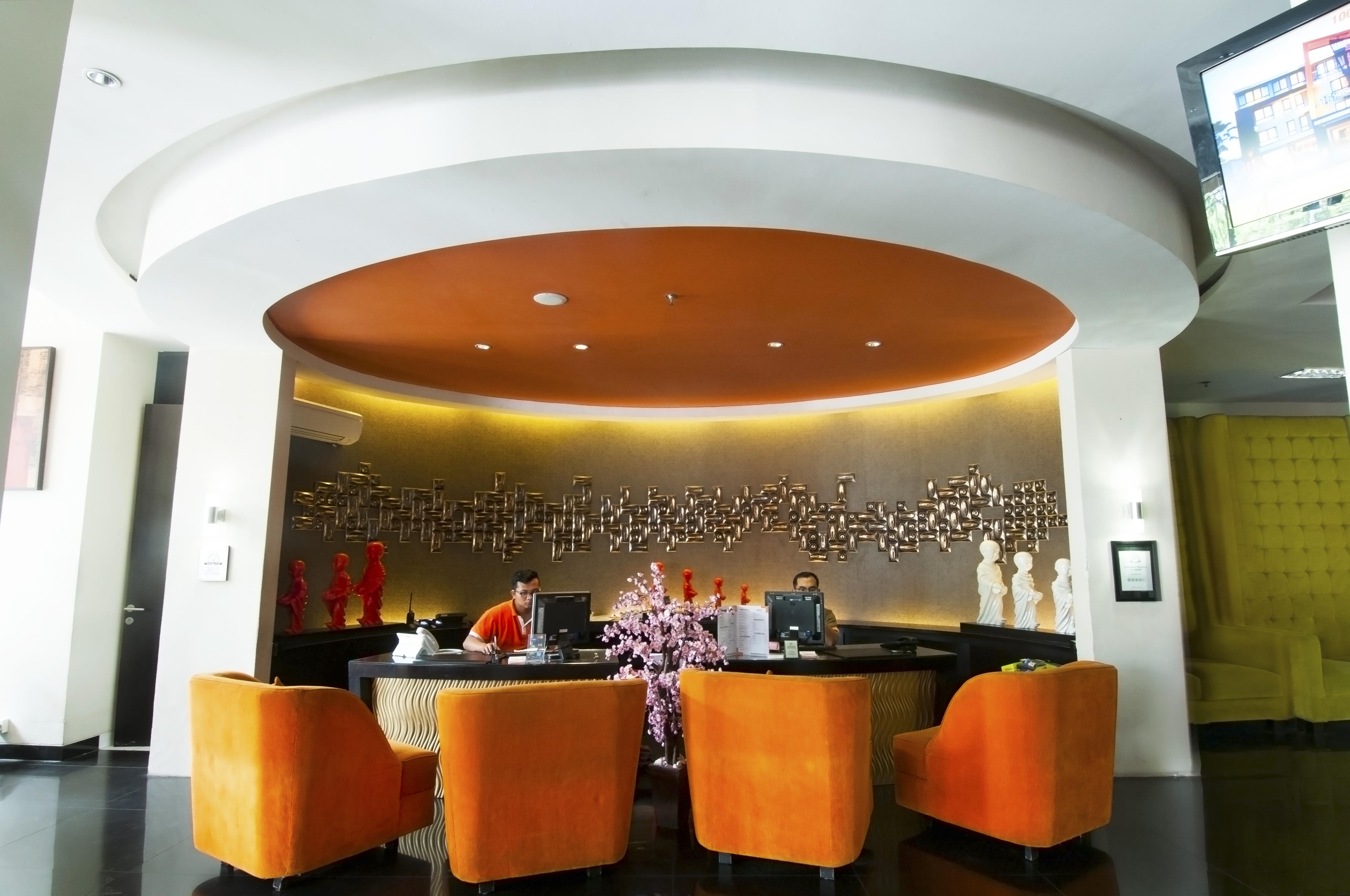 100 Sunset Kuta Hotel & Ballroom Exterior photo