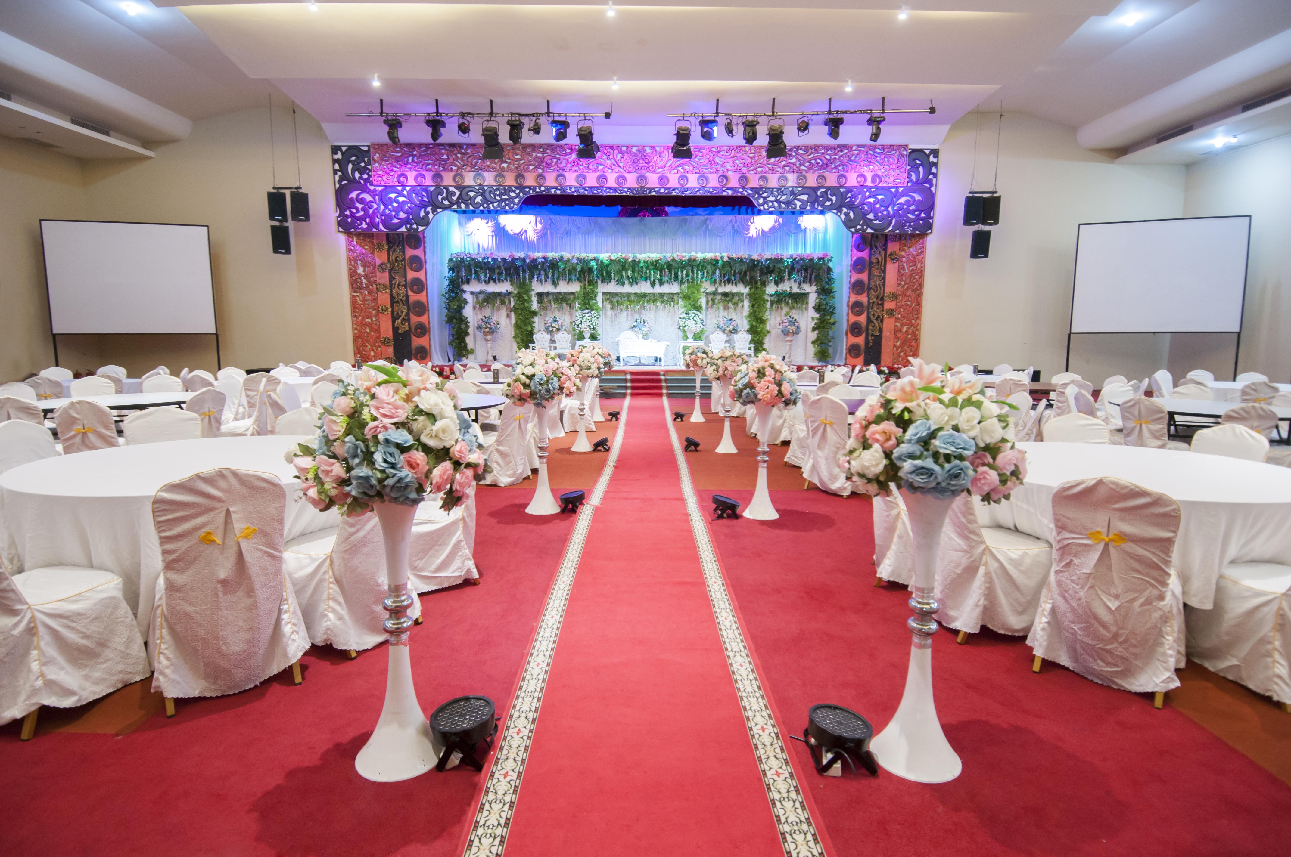 100 Sunset Kuta Hotel & Ballroom Exterior photo