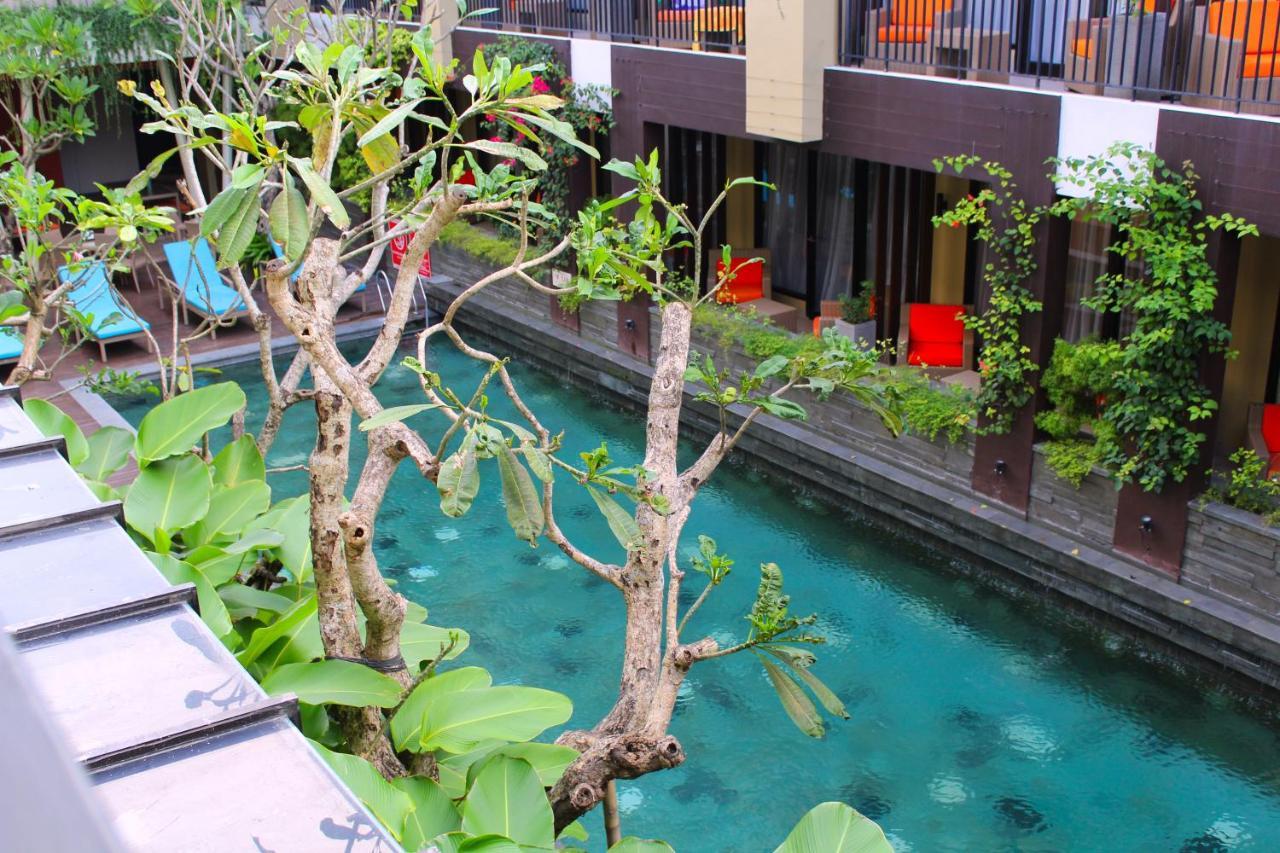 100 Sunset Kuta Hotel & Ballroom Exterior photo