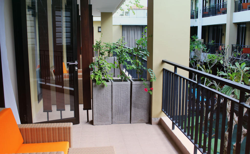 100 Sunset Kuta Hotel & Ballroom Room photo