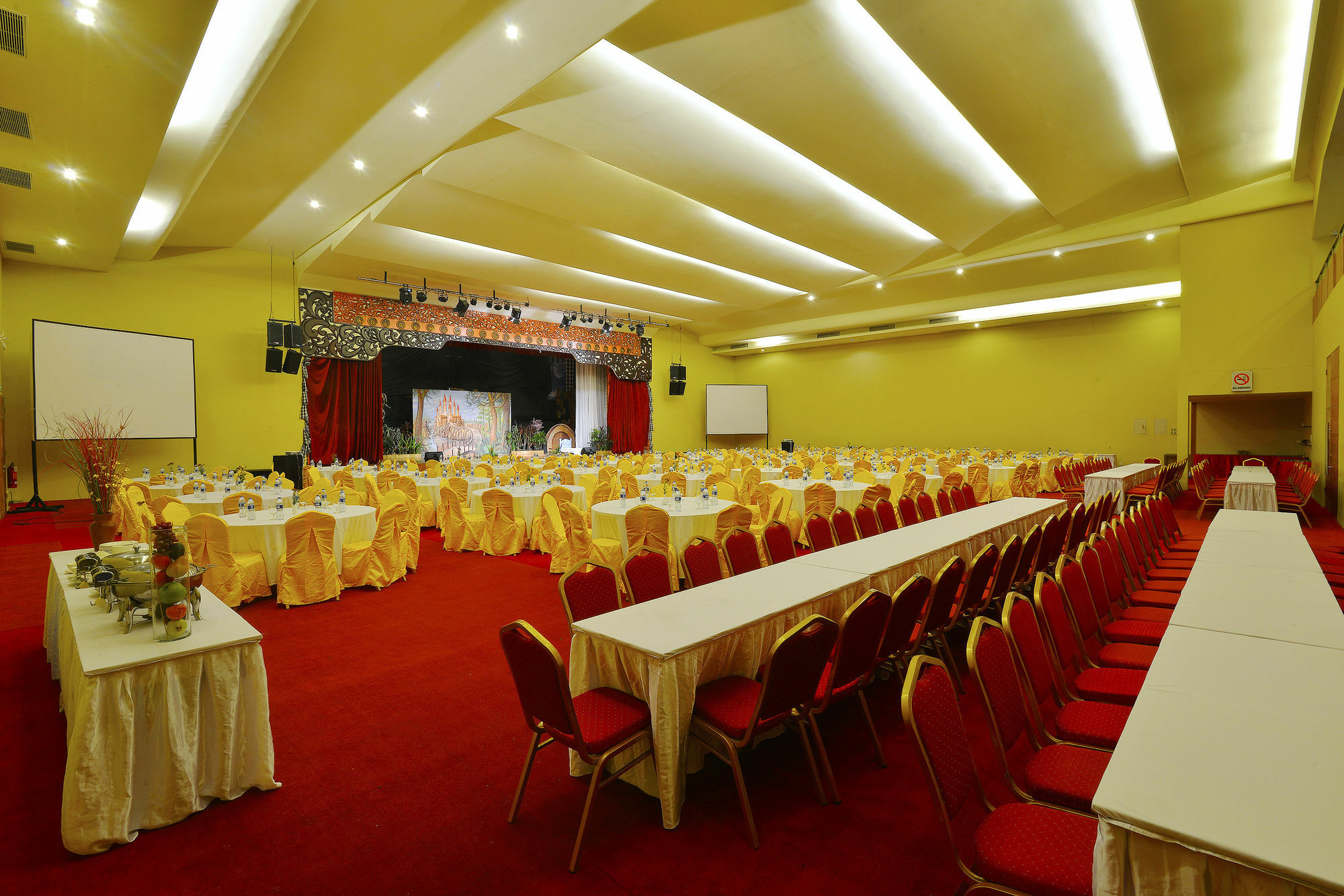 100 Sunset Kuta Hotel & Ballroom Exterior photo